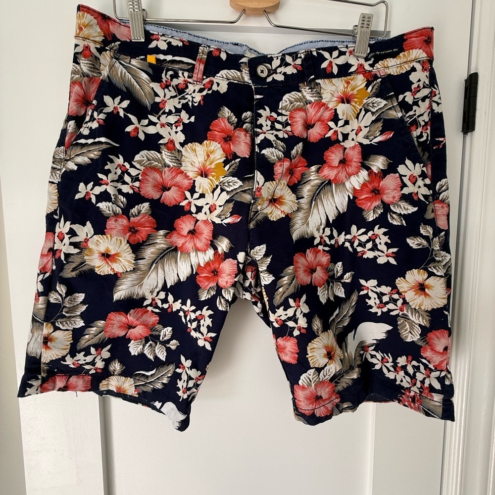 Denim & Flower Ricky Singh Tropical Floral Shorts Summer Resort Vacation Beach
